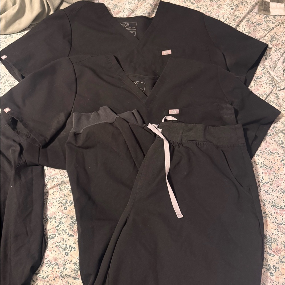 Figs Black Scrub Set